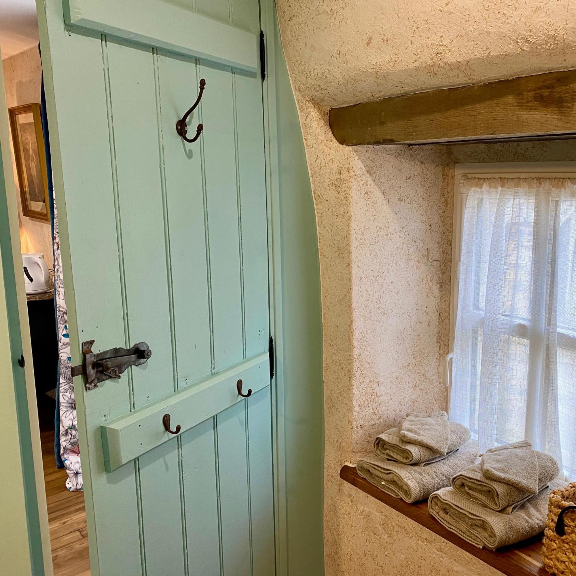 Une Nuit Chez Une Artisane Josselin Room photo